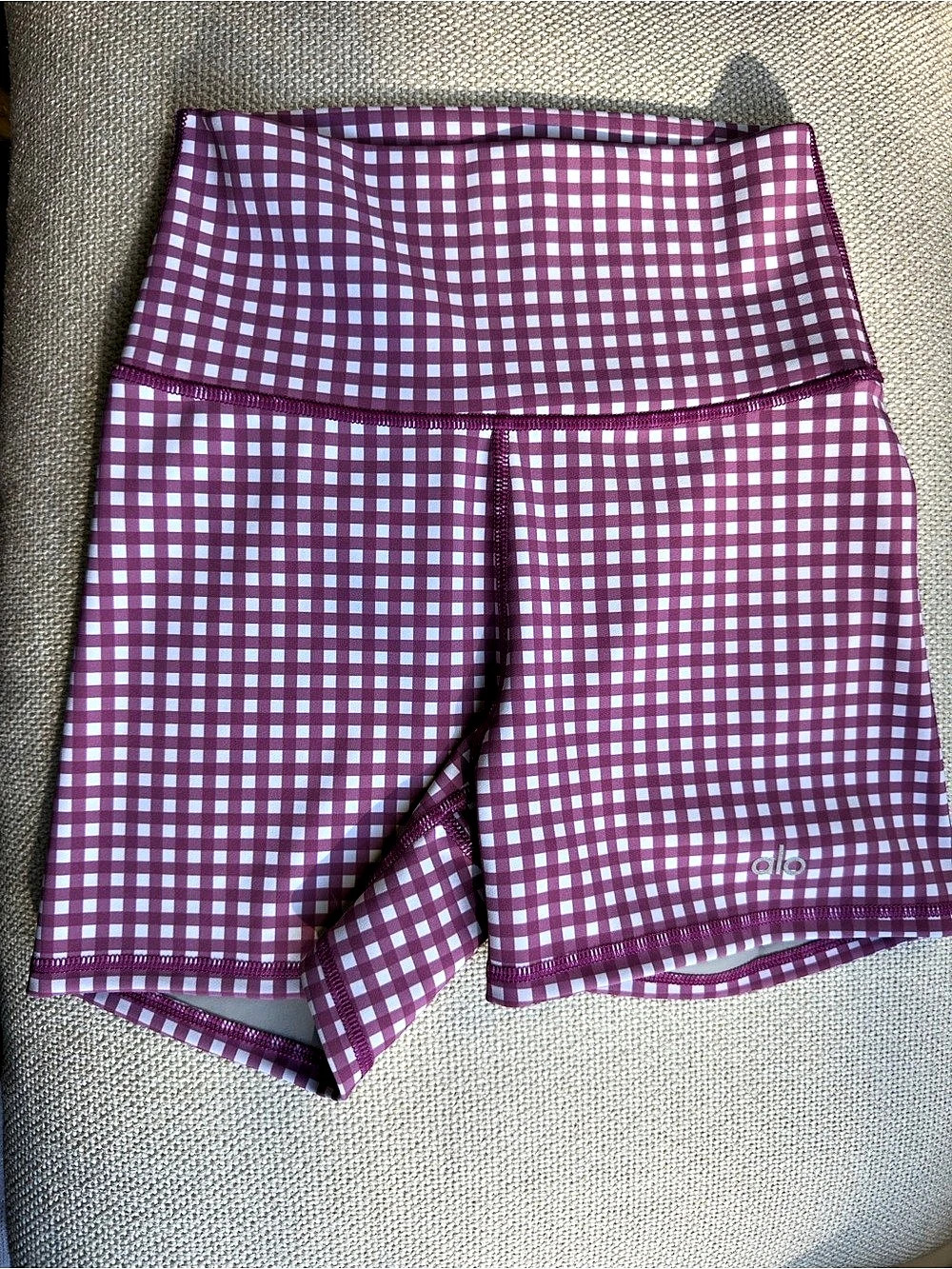 Alo 3” Airlift High-Waist Gingham Shorts in Pink/Purple & White Size XS